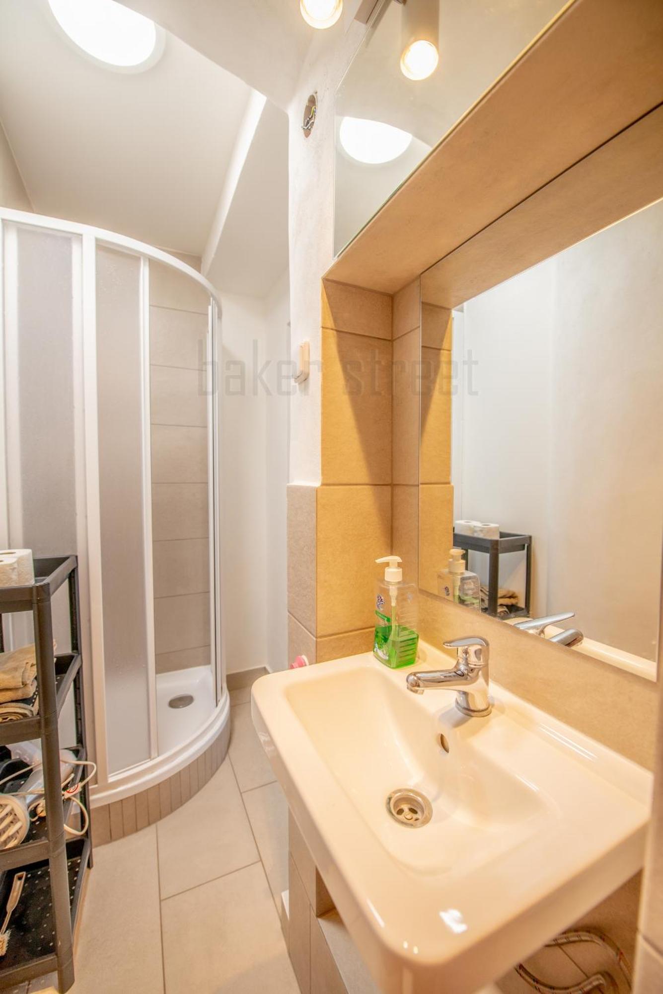 Cozy Apartment Close To Palmovka Prague Luaran gambar